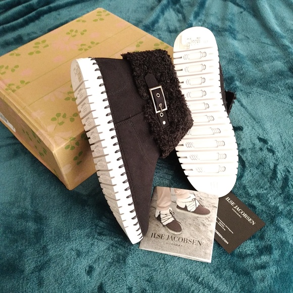 Isle Jacobsen Tulip Boots - NWT - Size 40 - Picture 2 of 3